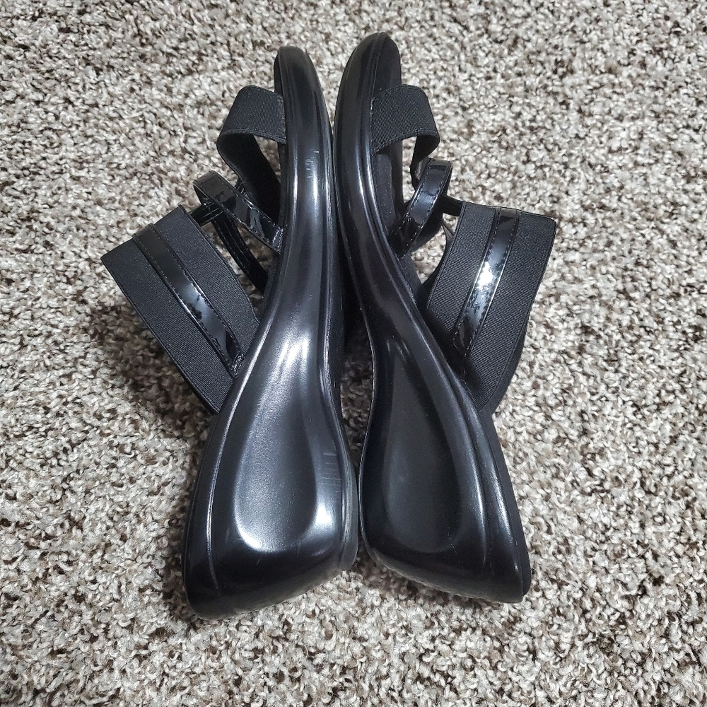 Black Strappy Women's Sandals Size 8 - Picture 3 of 10